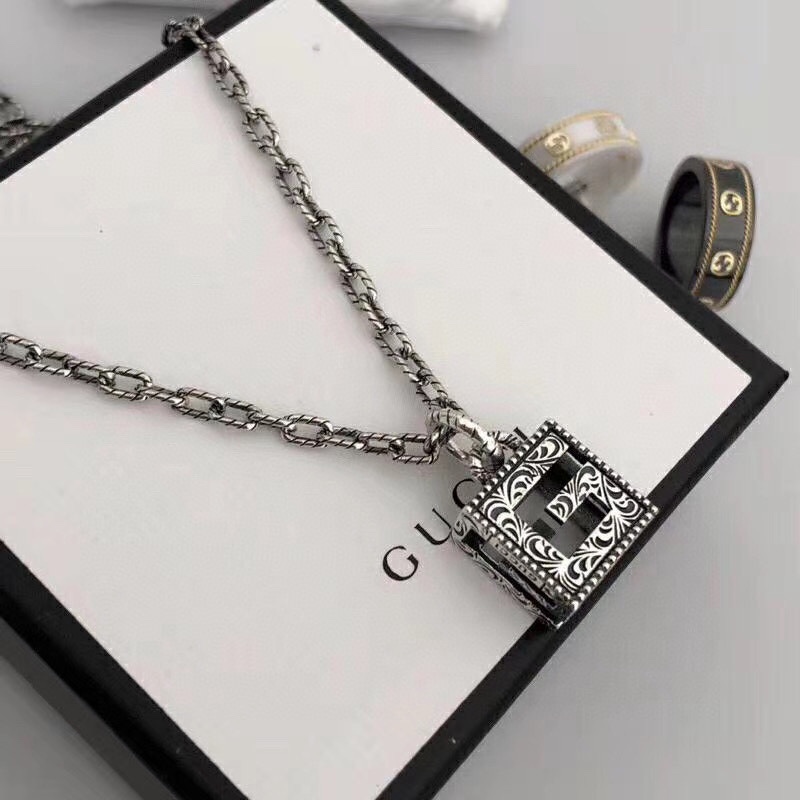 GUCCI スクエアGシルバーネックレス-BRAND OFF