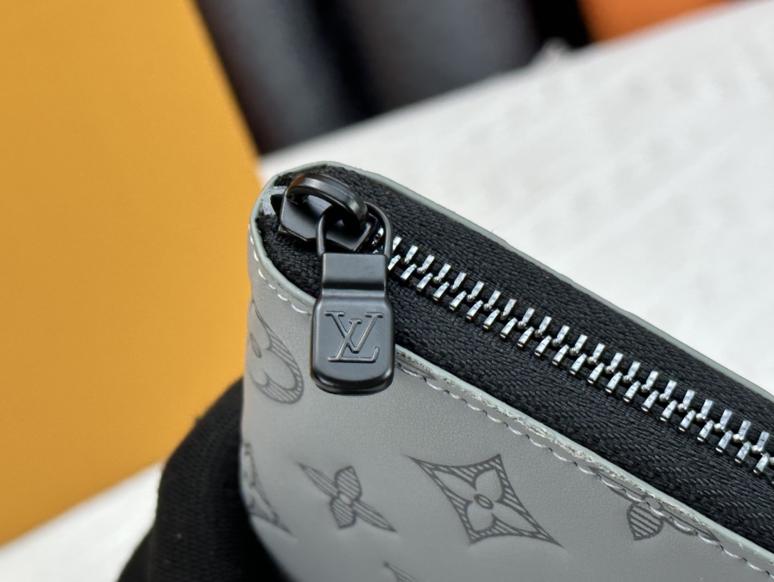 LOUIS VUITTON（ルイヴィトン）Zippy 財布 10*20*2CM-BRAND OFF