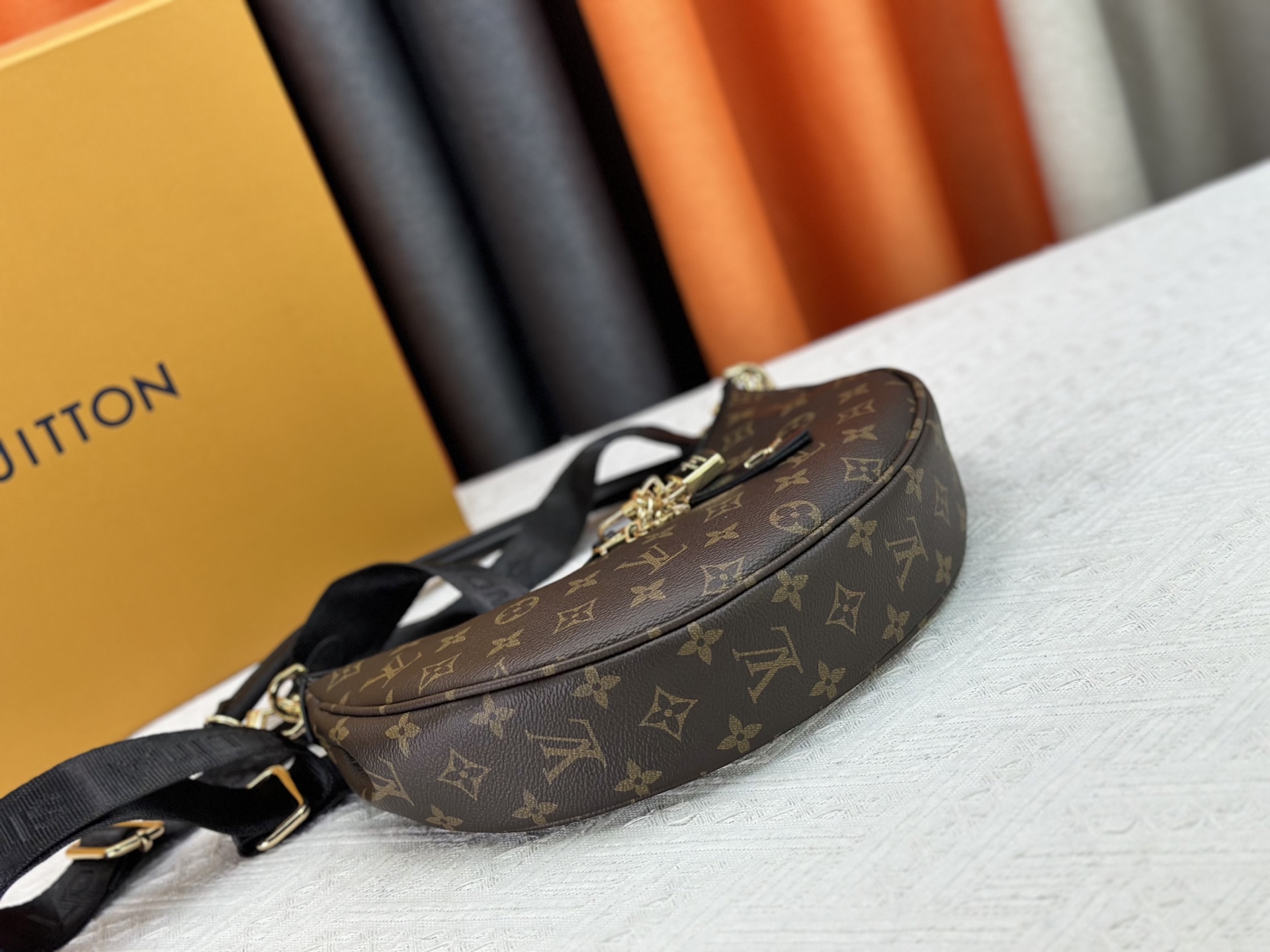 LOUIS VUITTON（ルイヴィトン）loop hobo ショルダーバッグ M12939-BRAND OFF