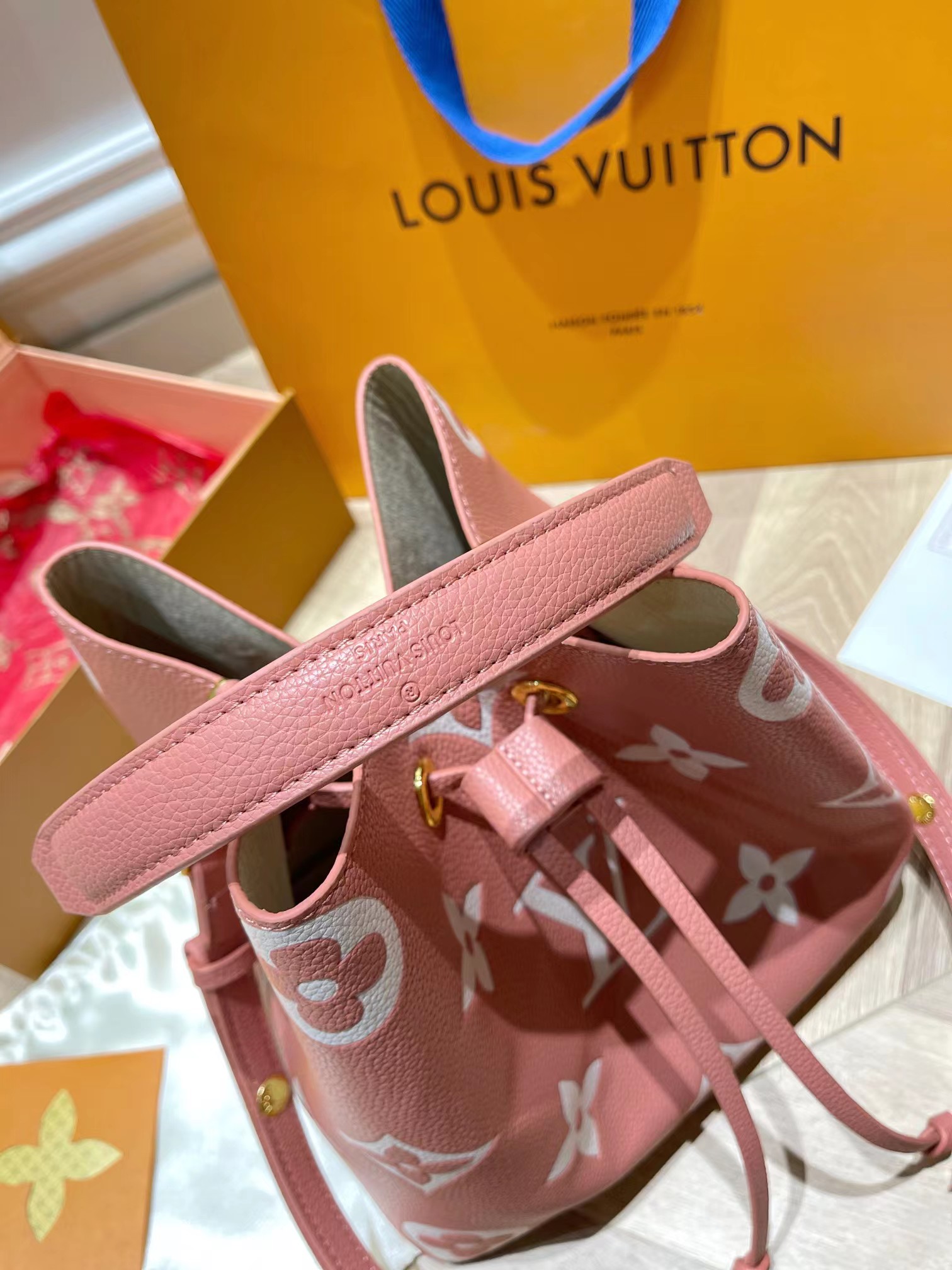 【LOUIS VUITTON】新品凳布！LV 23ss シリーズ NEONOE シャンパンバケツ ピンクの可愛いシリーズ-BRAND OFF