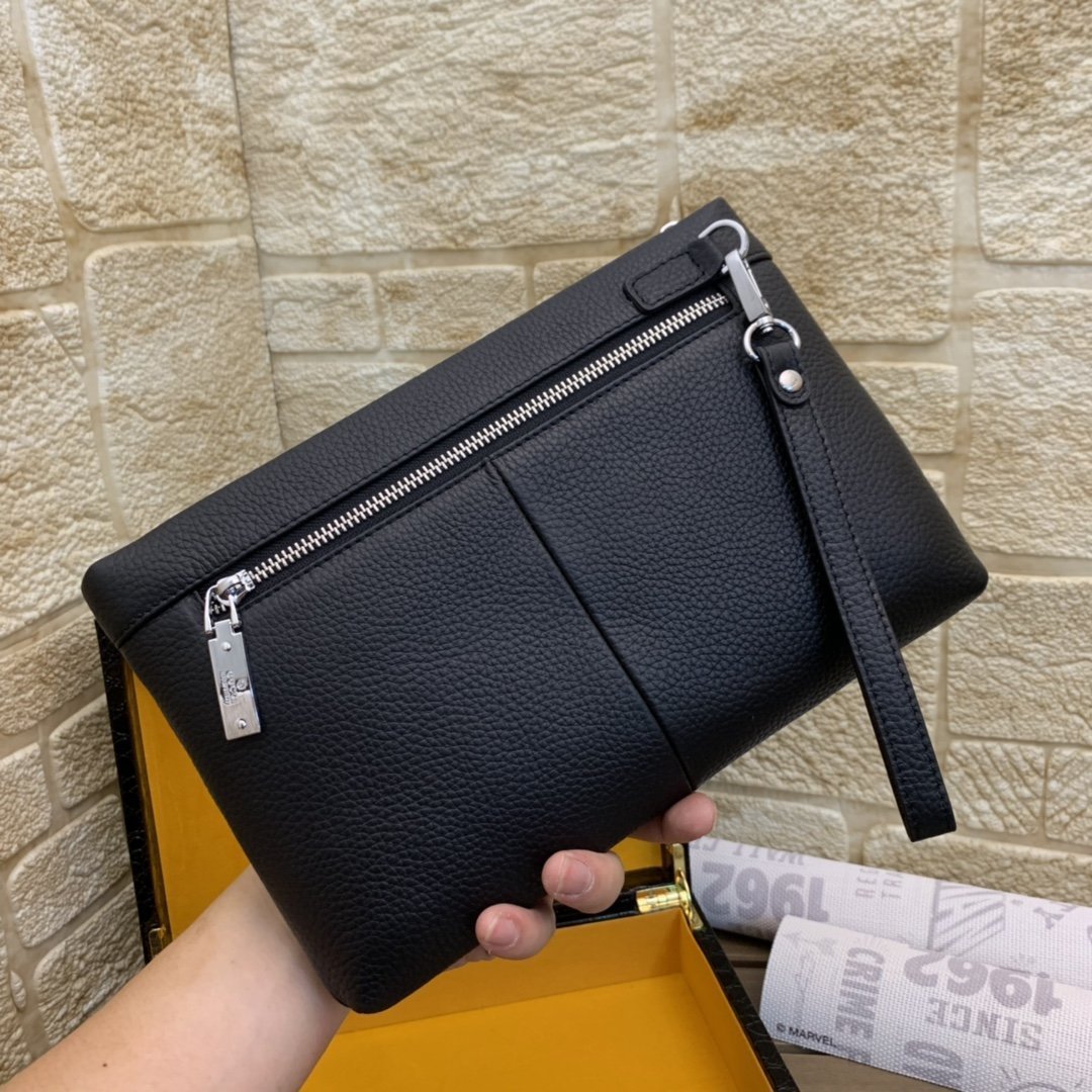 【GUCCI 公式 旗艦店】グッチ クラッチバッグ 当日出荷 好評に付き再入荷！28*18.3CM-BRAND OFF