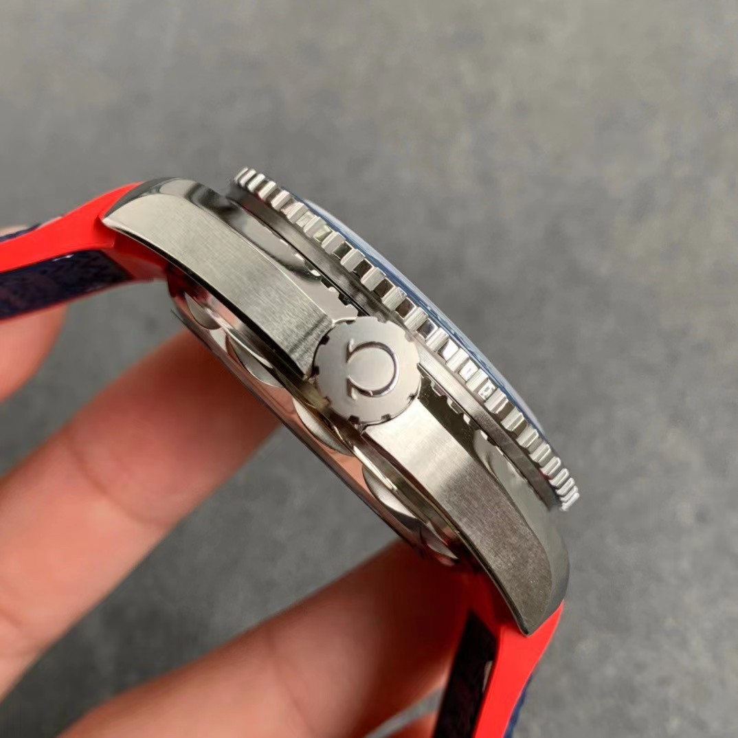 Omega Seamaster Planet Ocean Co-Axial America's Cup Limited 2021 pieces 215.32.43.21.04.001-BRAND OFF