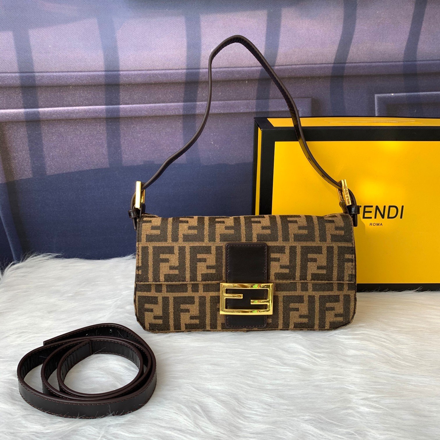 FENDI（フェンディ） メッセンジャーバッグ 25X13X4 CM-BRAND OFF