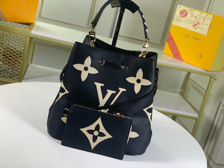 Louis Vuitton （ルイヴィトン） ショルダーバッグ 26x26x17.5 cm-BRAND OFF