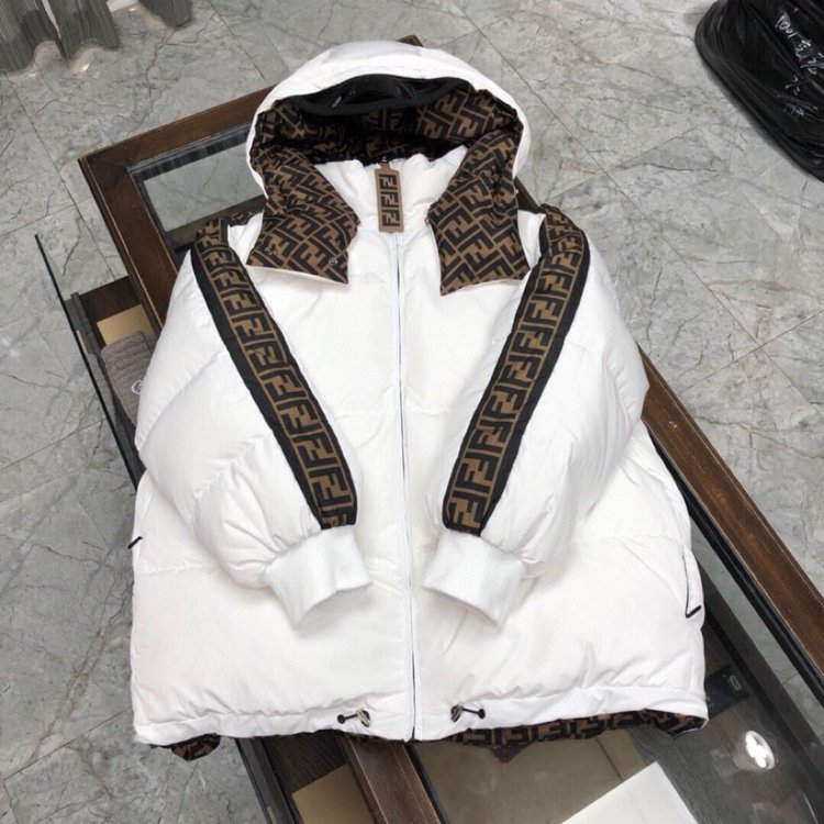 FENDI（フェンディ） ダウンジャケット、ご好評に付き再入荷！-BRAND OFF