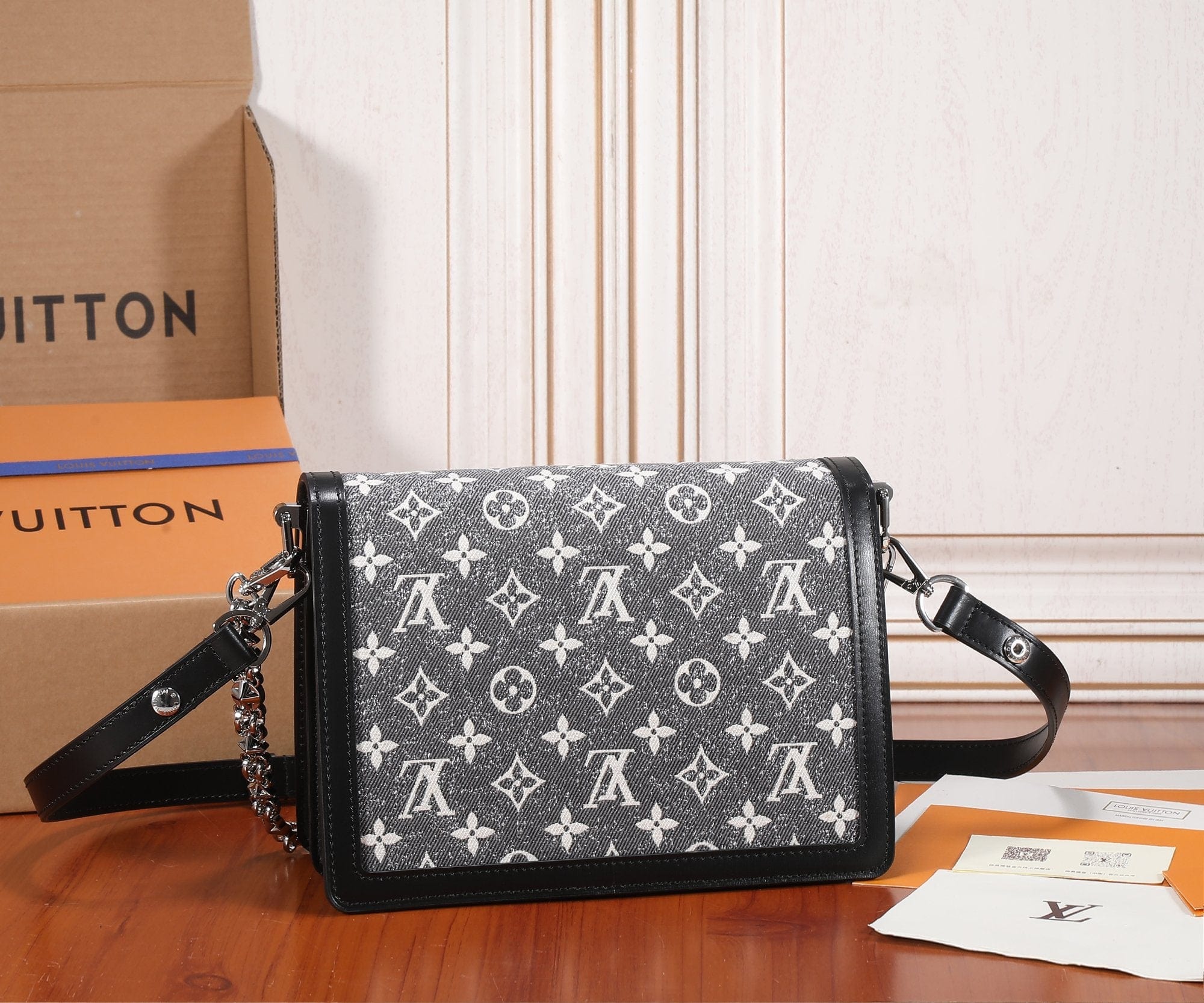 LOUIS VUITTON新作 モノグラム デニム ドーフィーヌ MM / M21458-BRAND OFF