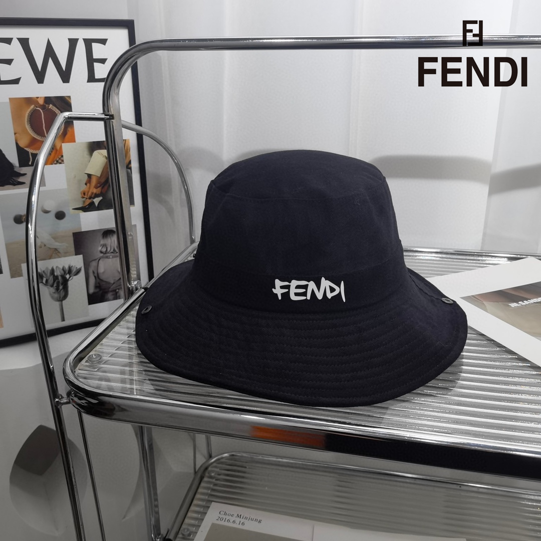 FENDI(フェンディ)フィッシャーマンズハット-BRAND OFF