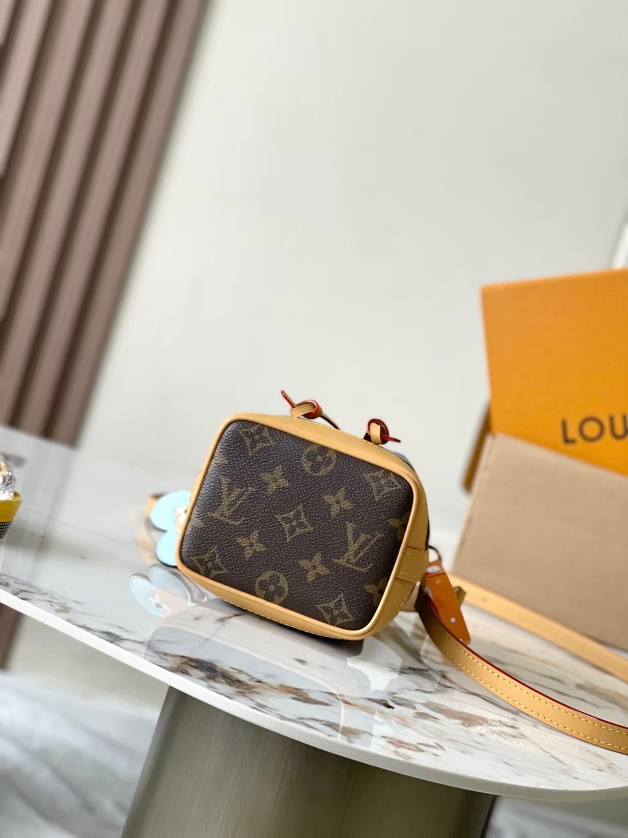 【LOUIS VUITTON旗艦店】ルイ・ヴィトン 2025年クリスマス限定 NANO NOÉ M12221-BRAND OFF