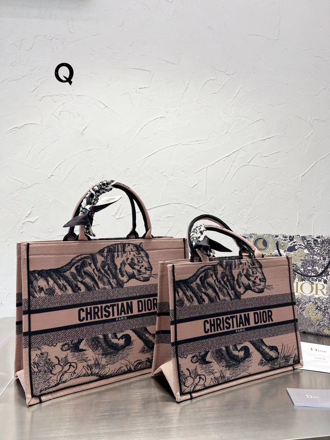 Dior 刺繍入りショッピングバッグ シーズン限定-BRAND OFF