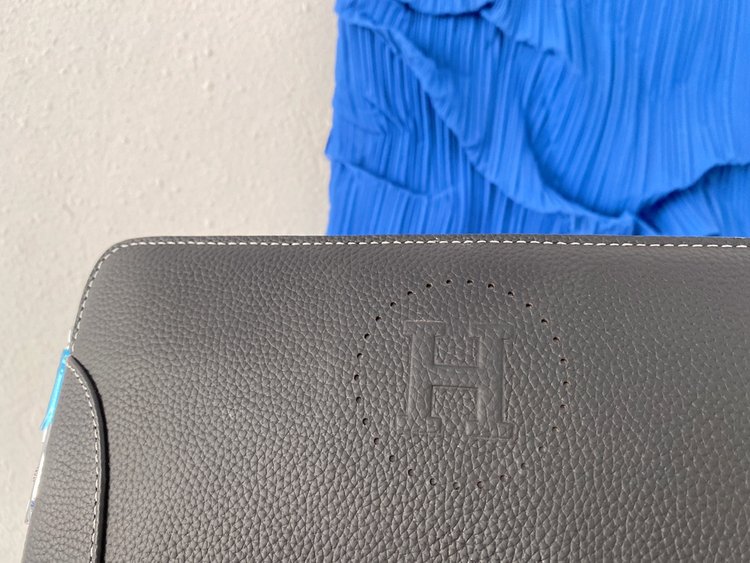 Hermes(エルメス) クラッチバッグ 28 x 17 cm-BRAND OFF