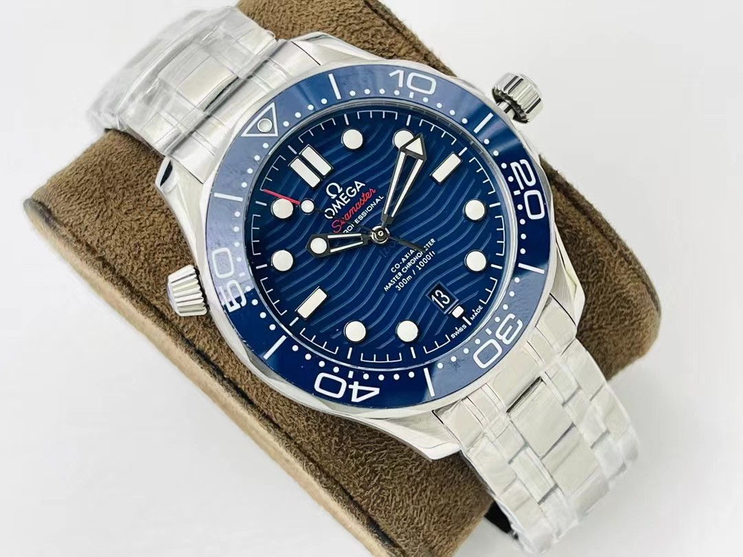 Omega Seamaster Diver 300M Co-Axial Master Chronometer 210.30.42.20.03.001-BRAND OFF