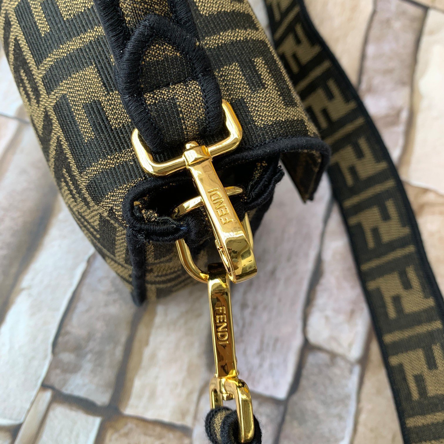 FENDI（フェンディ） メッセンジャーバッグ 26X14X4 CM-BRAND OFF