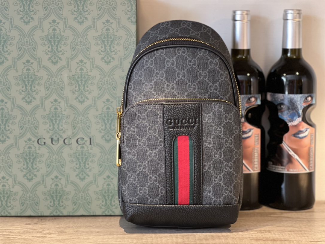 GUCCI 〔グッチ〕ボディバッグ 29X17CM-BRAND OFF
