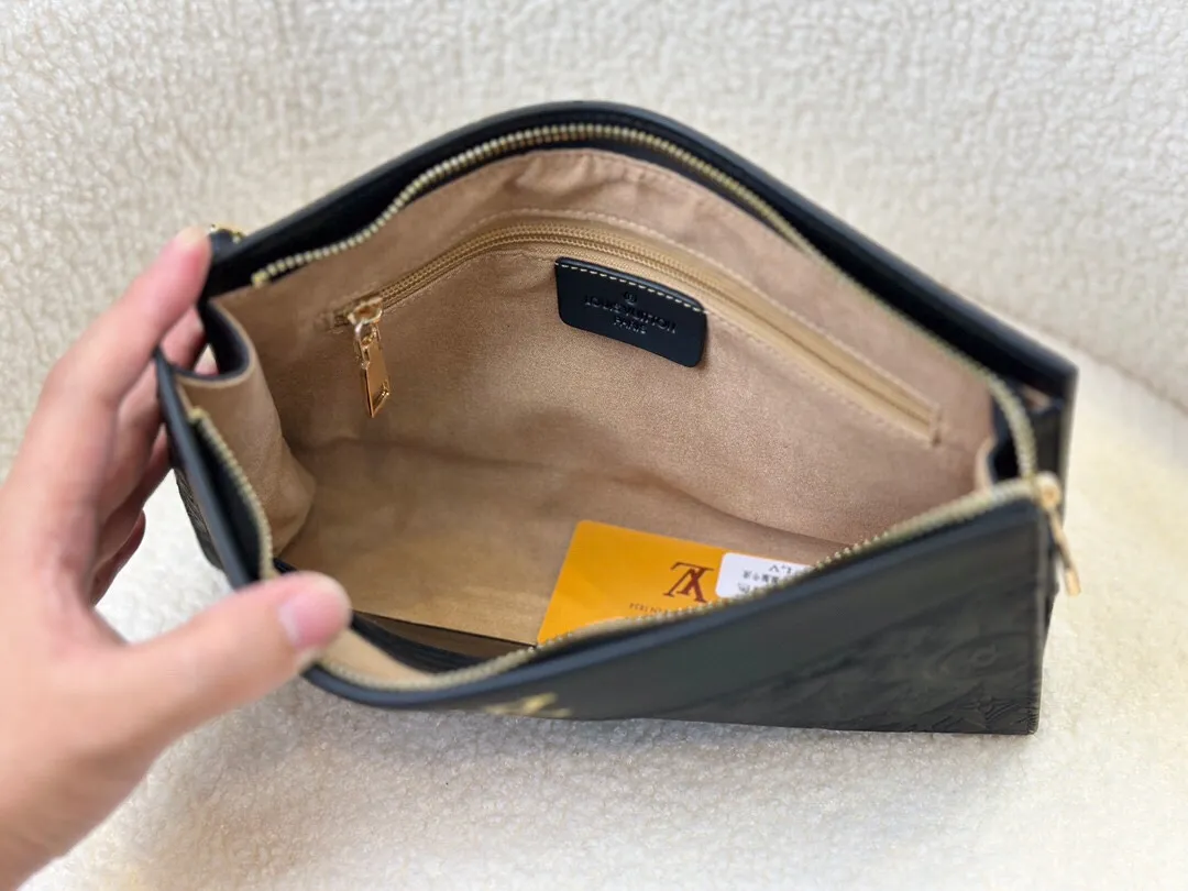 【 LOUIS VUITTON公式 旗艦店】ルイヴィトン クラッチバッグ 28*18*5CM 当日出荷 好評に付き再入荷！-BRAND OFF