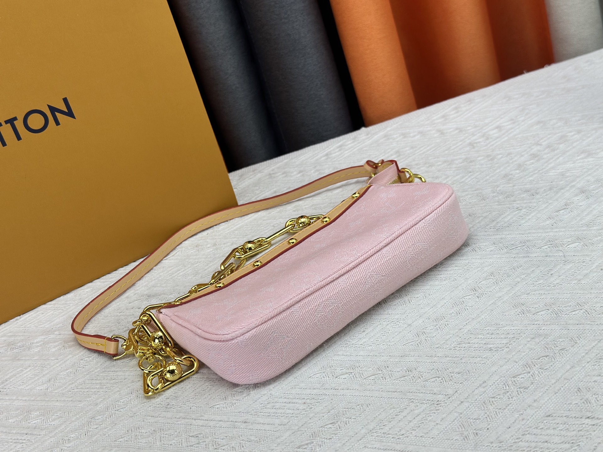 LOUIS VUITTON ルイヴィトン Pochette Accessoires デニムバッグ M13404-BRAND OFF