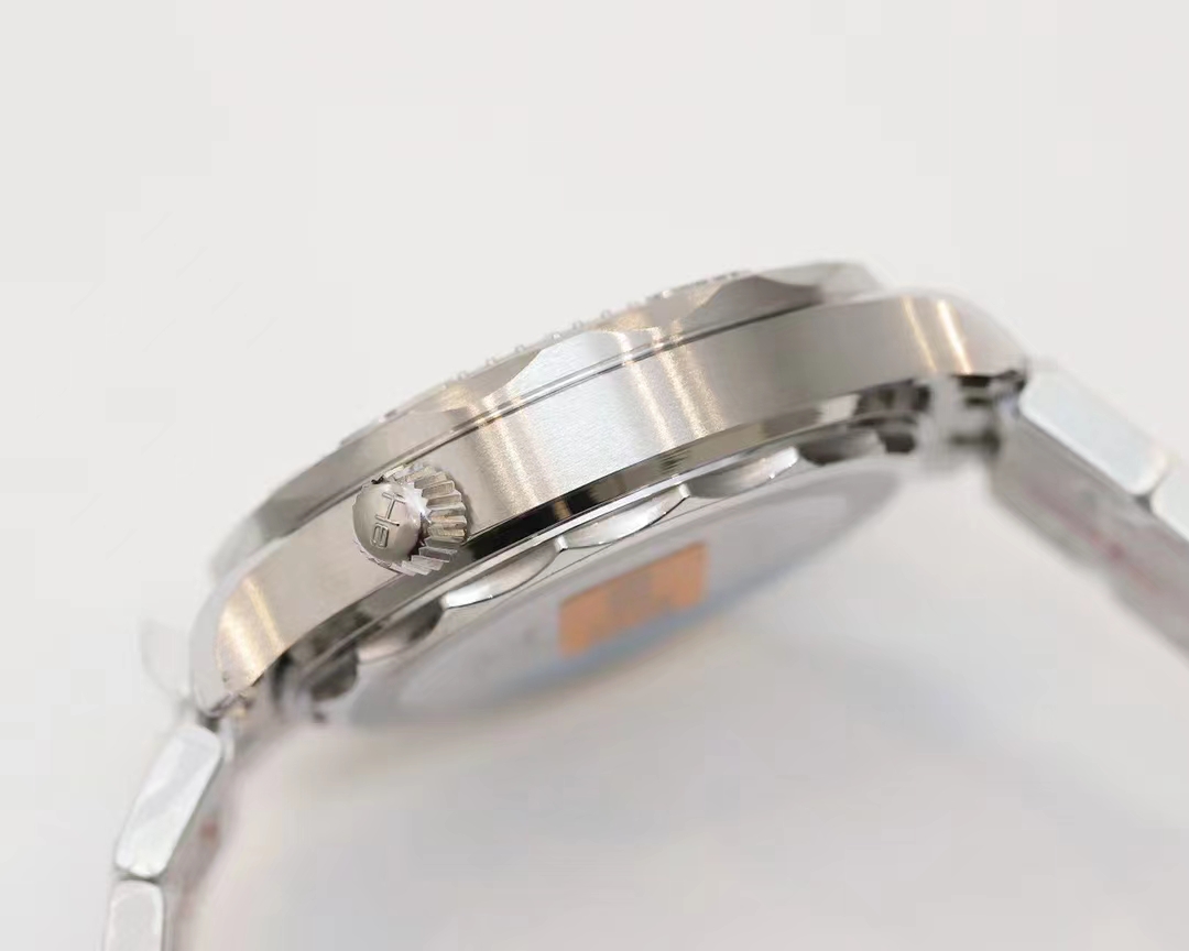 Omega Seamaster Diver 300M Co-Axial Master Chronometer 2022 Beijing Winter Olympics Limited 522.30.42.20.03.001-BRAND OFF