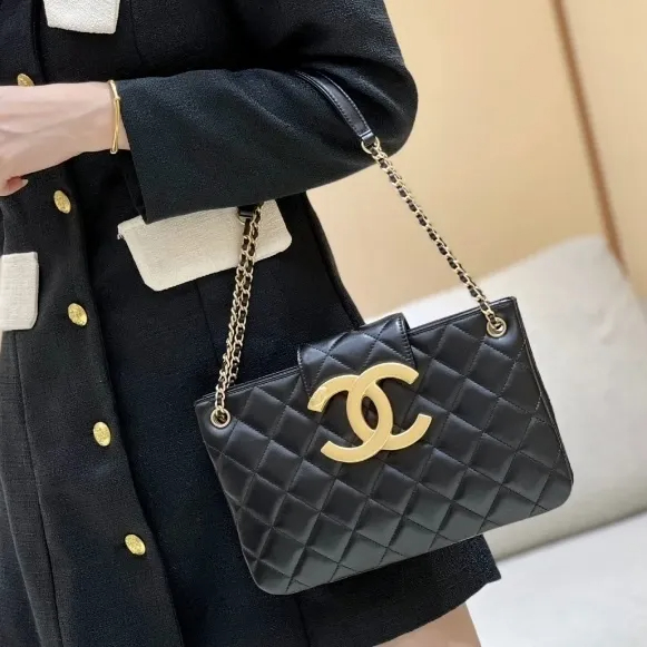 【CCロゴが存在感◎】CHANEL スモールショッピングバッグ 24C-BRAND OFF
