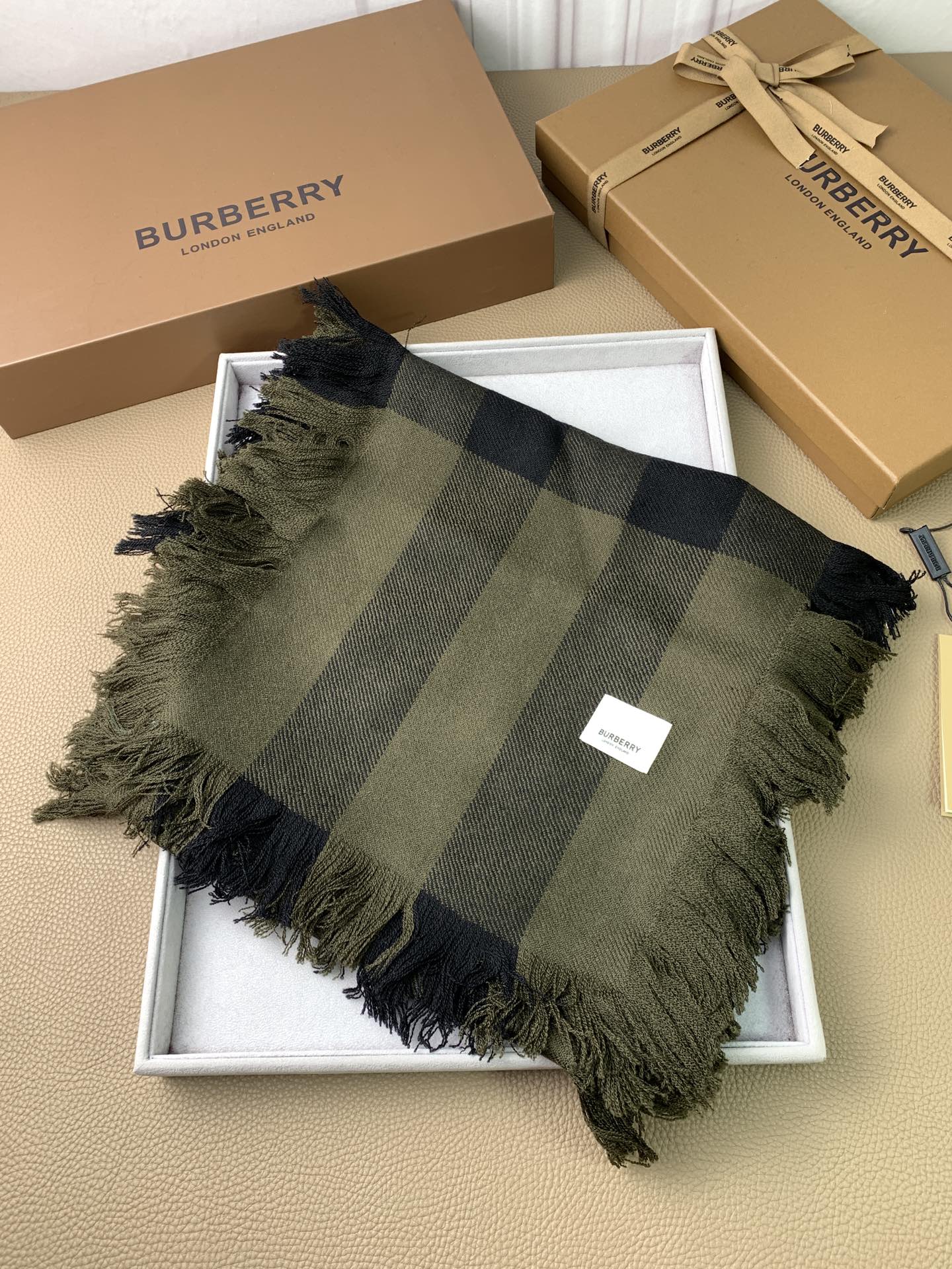 【2026】【BURBERRY  バーバリー】オートクチュール ファッション トランジショナル カラー ロング ビアード スカーフ35*240CM-BRAND OFF