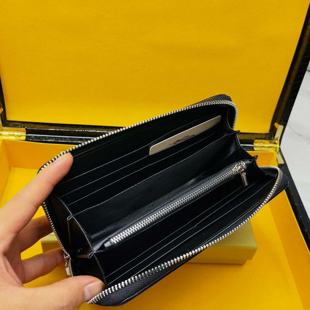 【BUREERRY公式 旗艦店】（バーバリー） 財布 19.5x10x2.5cm