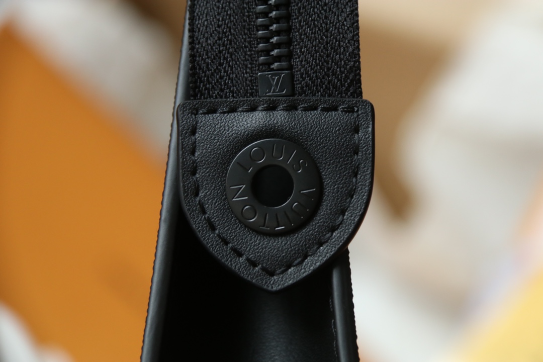 LOUIS VUITTON（ルイヴィトン）POCHETTE VOYAGE クラッチバッグ M44448-BRAND OFF