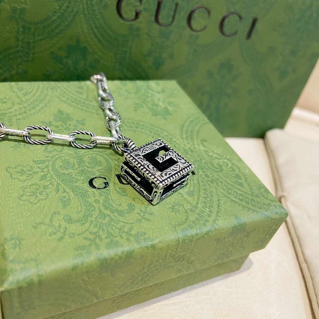 GUCCI スクエアGシルバーネックレス-BRAND OFF