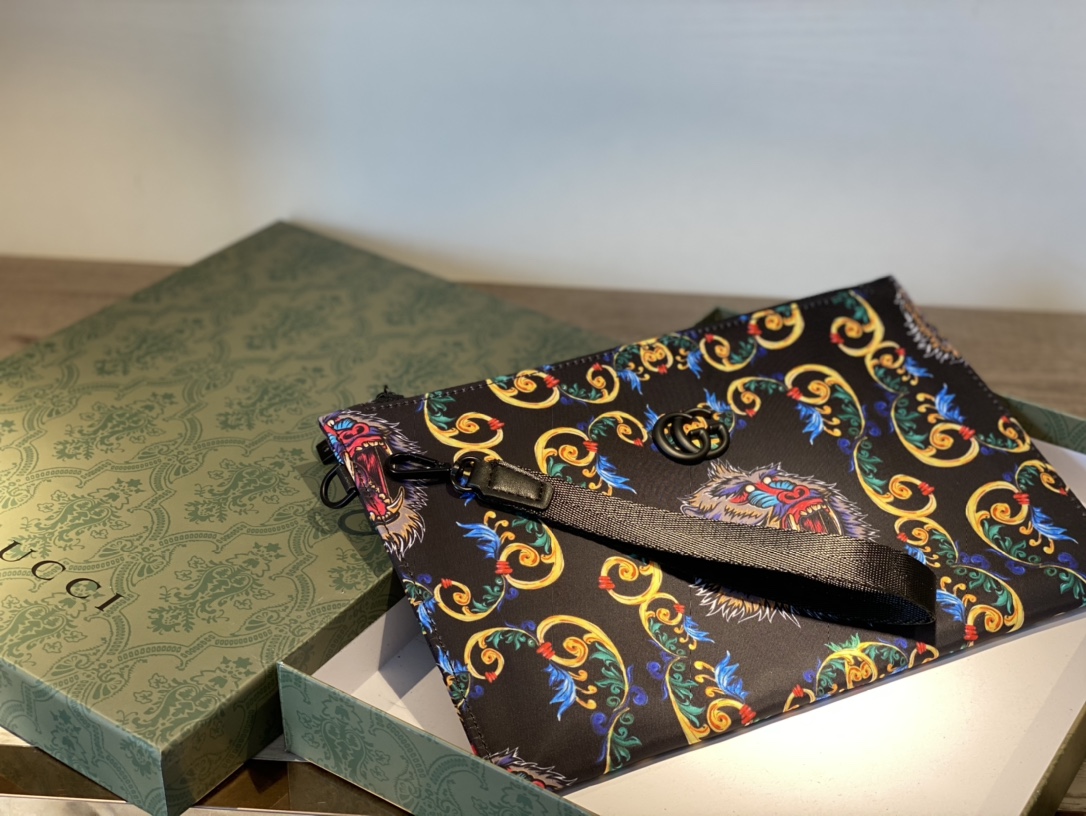 Gucci（グッチ）クラッチバッグ 29x18x3cm-BRAND OFF