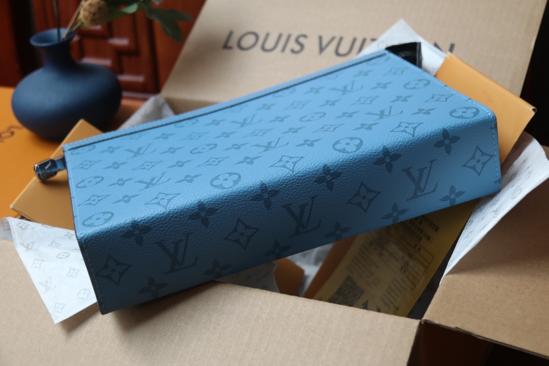 LOUIS VUITTON（ルイヴィトン）POCHETTE VOYAGE クラッチバッグ M61692-BRAND OFF