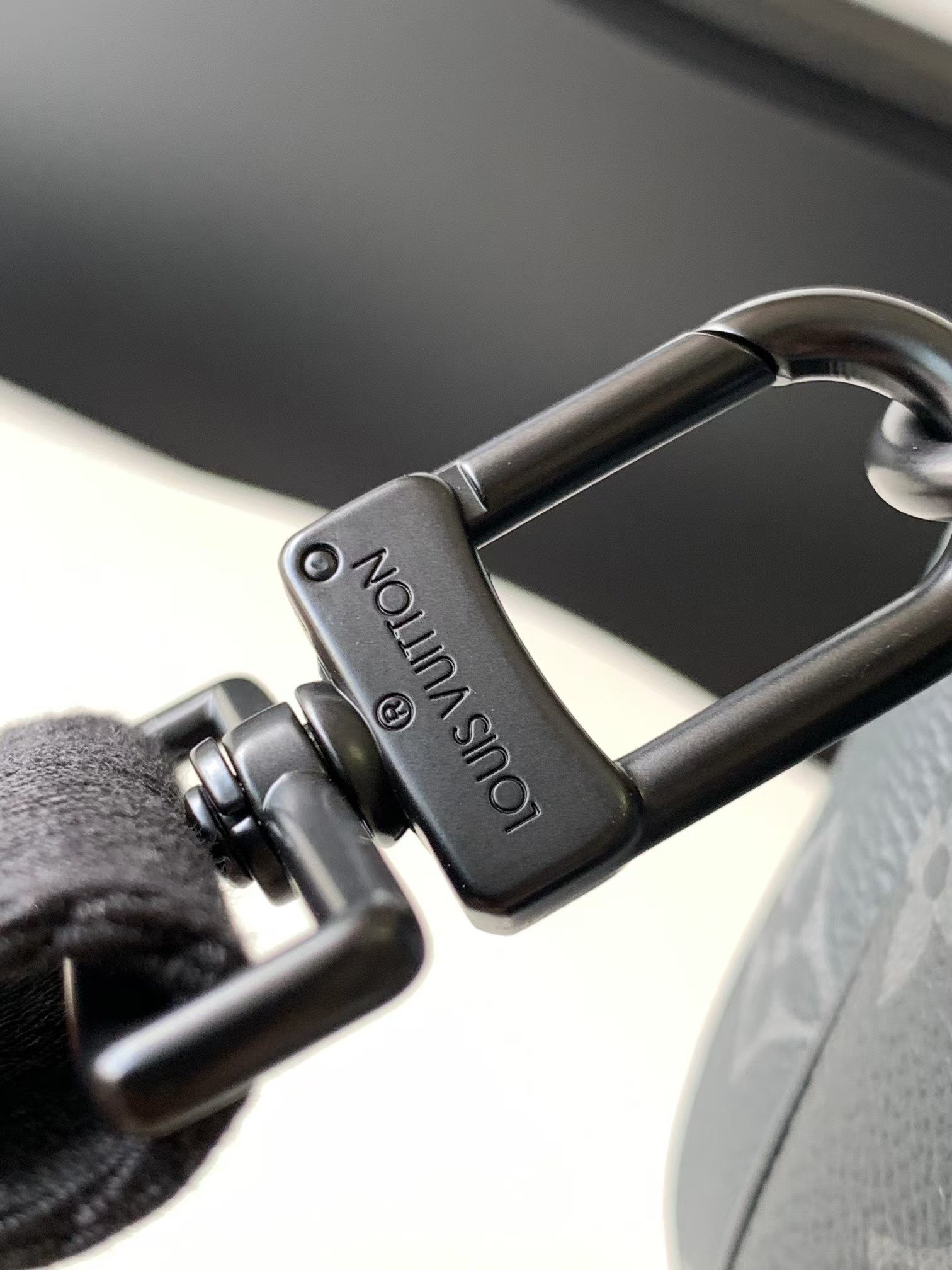 Louis Vuittonルイ・ヴィトン S LOCK メッセンジャーバッグM45806-BRAND OFF