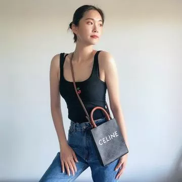 累積売上総額第１位！藤井夏恋さん同項【CELINE】ミニ★バーティカルカバトリオンフスターと同じバッグが欲しい？価格と品質に自信あり！数量限定の特別オファーです。-BRAND OFF