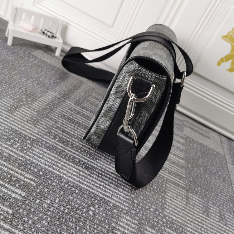 Louis Vuitton （ルイヴィトン） メッセンジャーバッグ 23.5x14x5cm-BRAND OFF