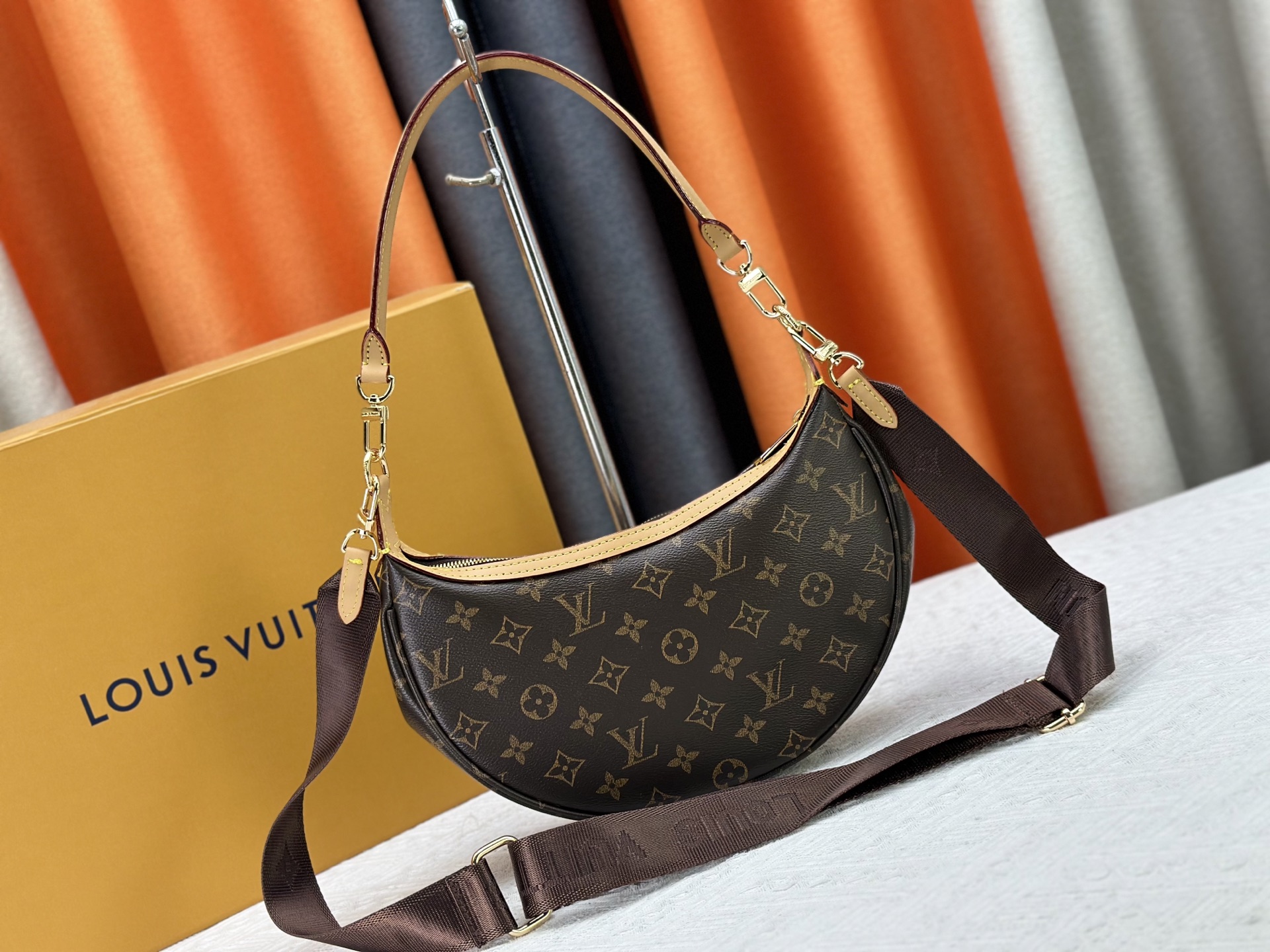 LOUIS VUITTON（ルイヴィトン）loop hobo ショルダーバッグ M12939-BRAND OFF