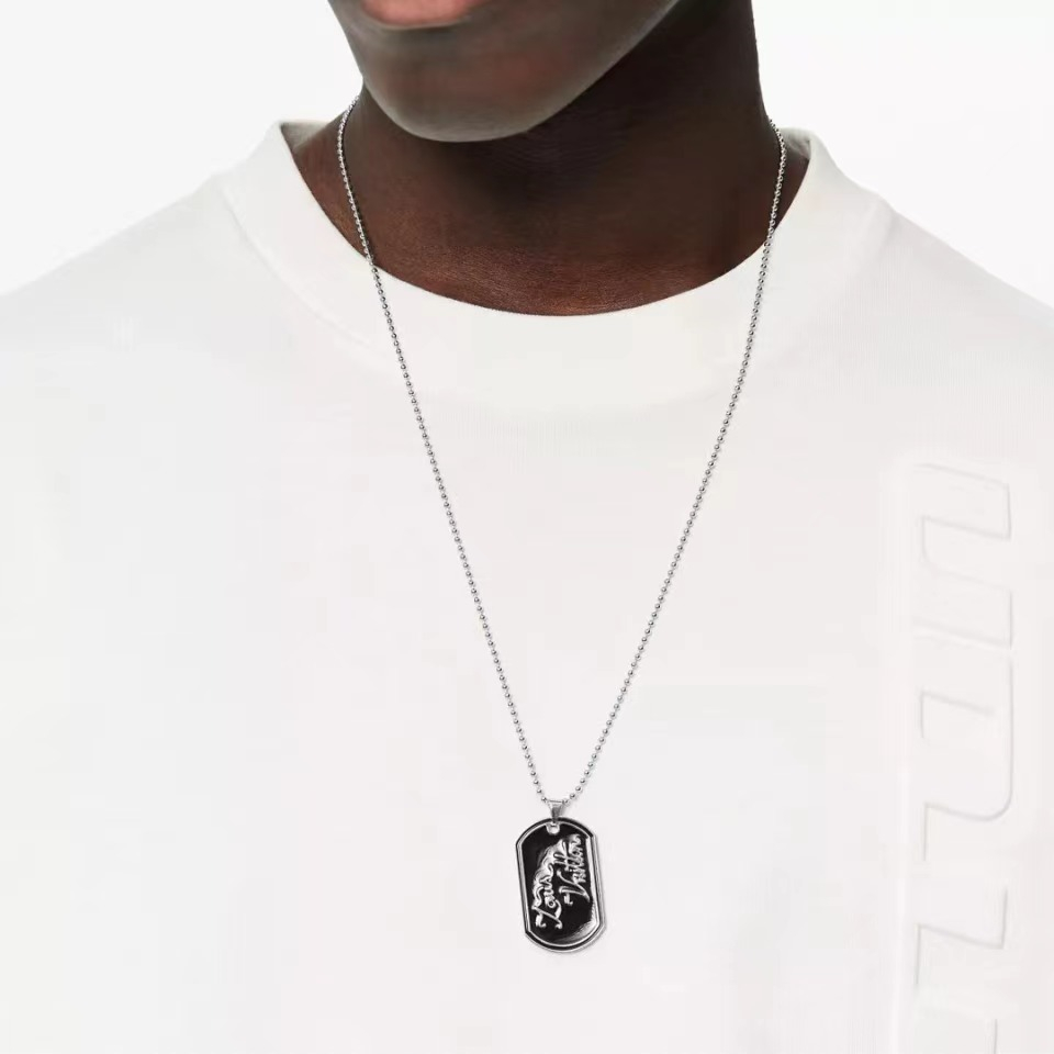 LOUIS VUITTON（ルイヴィトン） Signature Tabネックレス-BRAND OFF