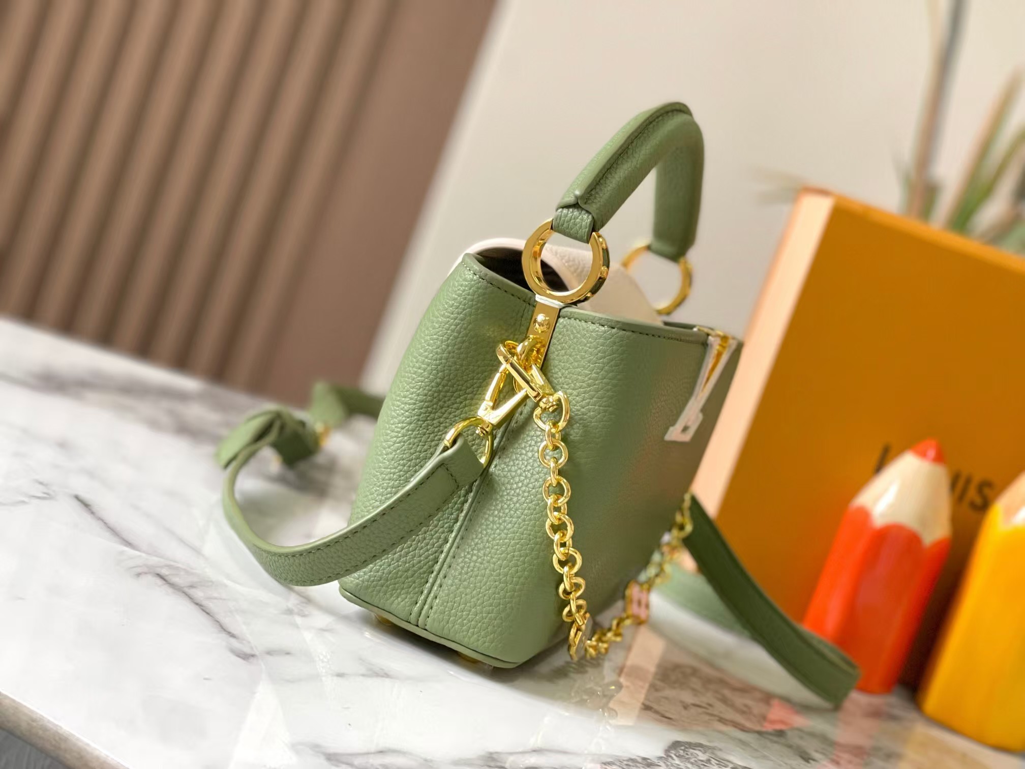 LOUIS VUITTON（ルイ・ヴィトン）★CAPUCINES BB★バッグ★-BRAND OFF