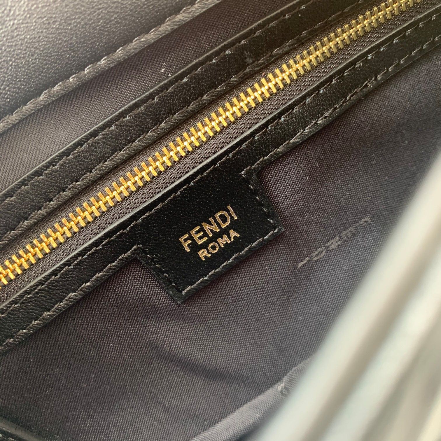 FENDI（フェンディ） メッセンジャーバッグ 26X14X4 CM-BRAND OFF