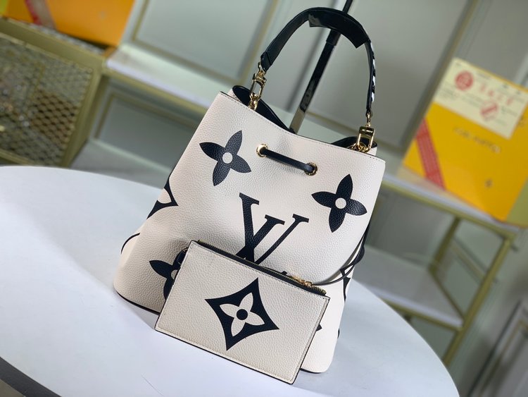 Louis Vuitton （ルイヴィトン） ショルダーバッグ 26x26x17.5 cm-BRAND OFF