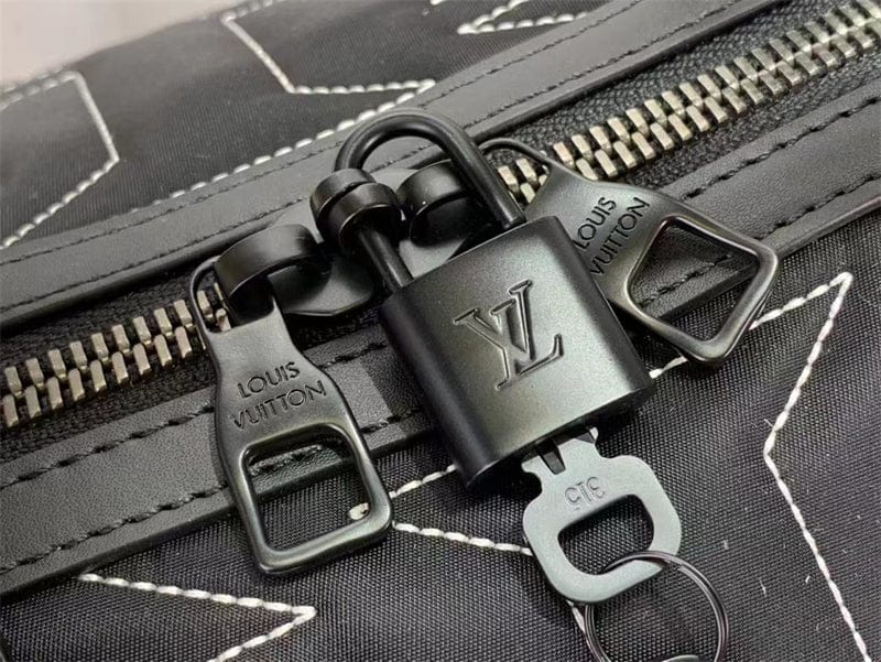 Louis Vuitton キーポル・バンドリエール 50 ブラック M21428-BRAND OFF