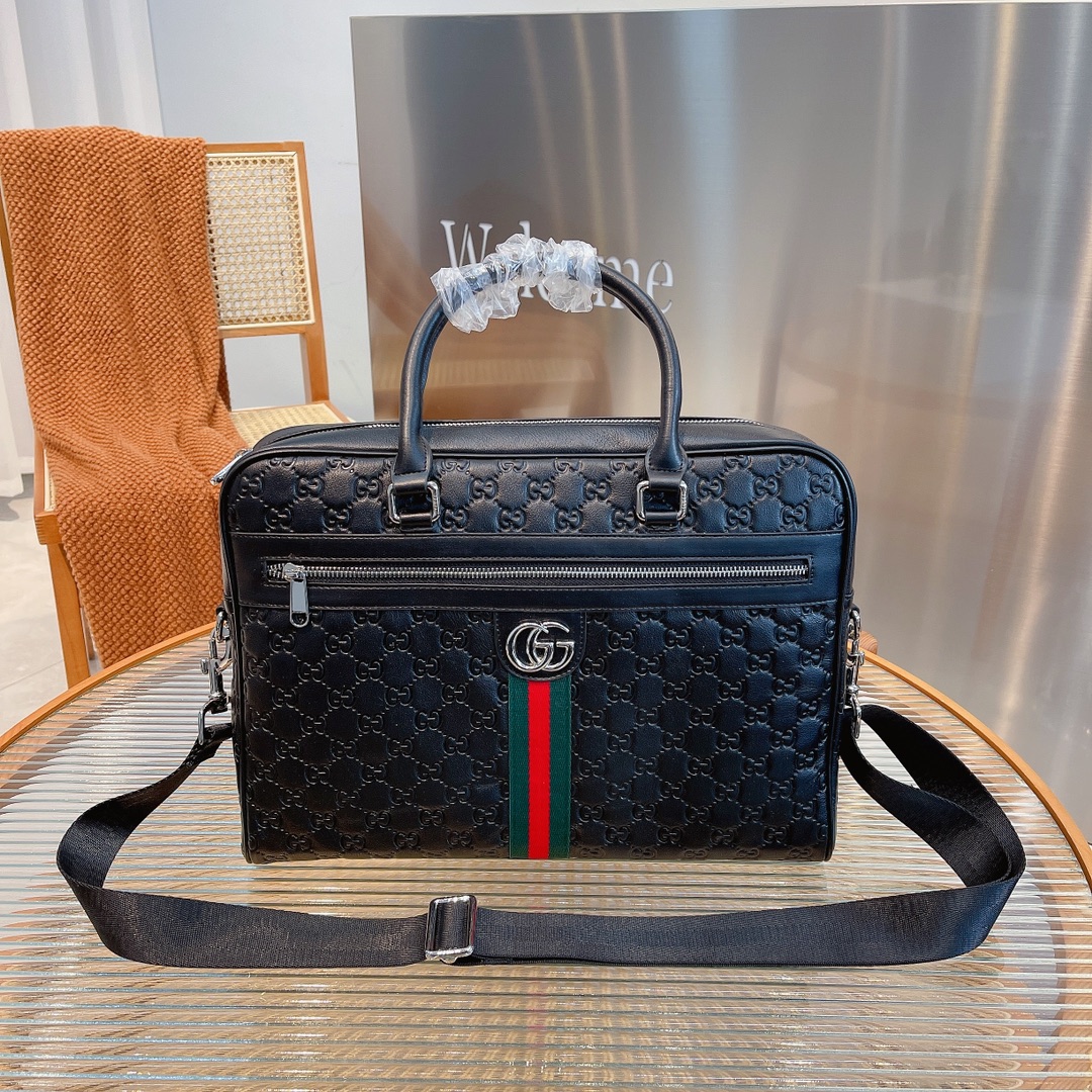 GUCCI(グッチ) ショルダーメッセンジャーバッグ-BRAND OFF