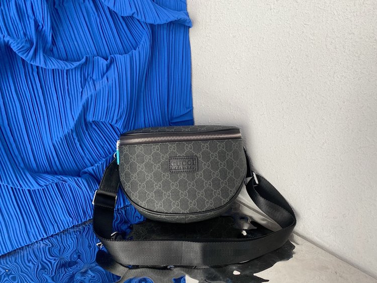 GUCCI〔グッチ〕GGサドルバッグ 22 x 18 cm-BRAND OFF