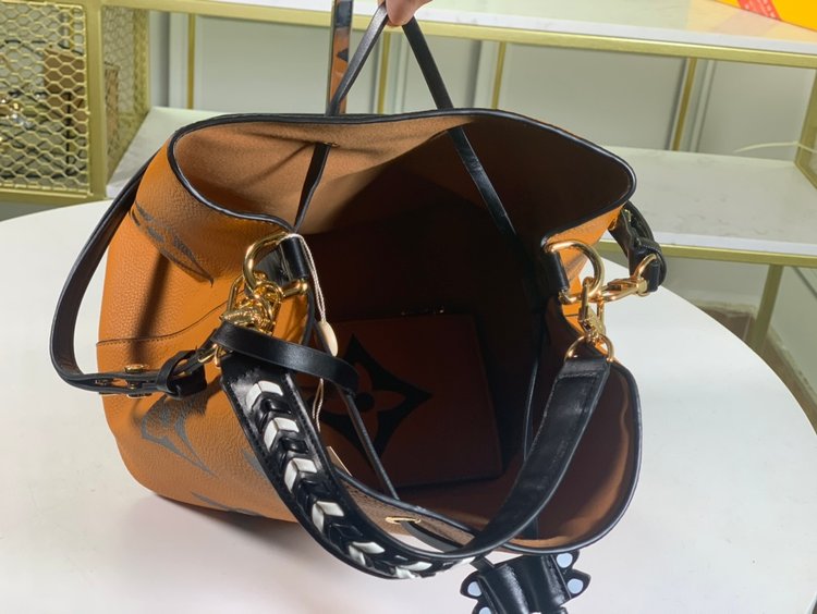 Louis Vuitton （ルイヴィトン） ショルダーバッグ 26x26x17.5 cm-BRAND OFF