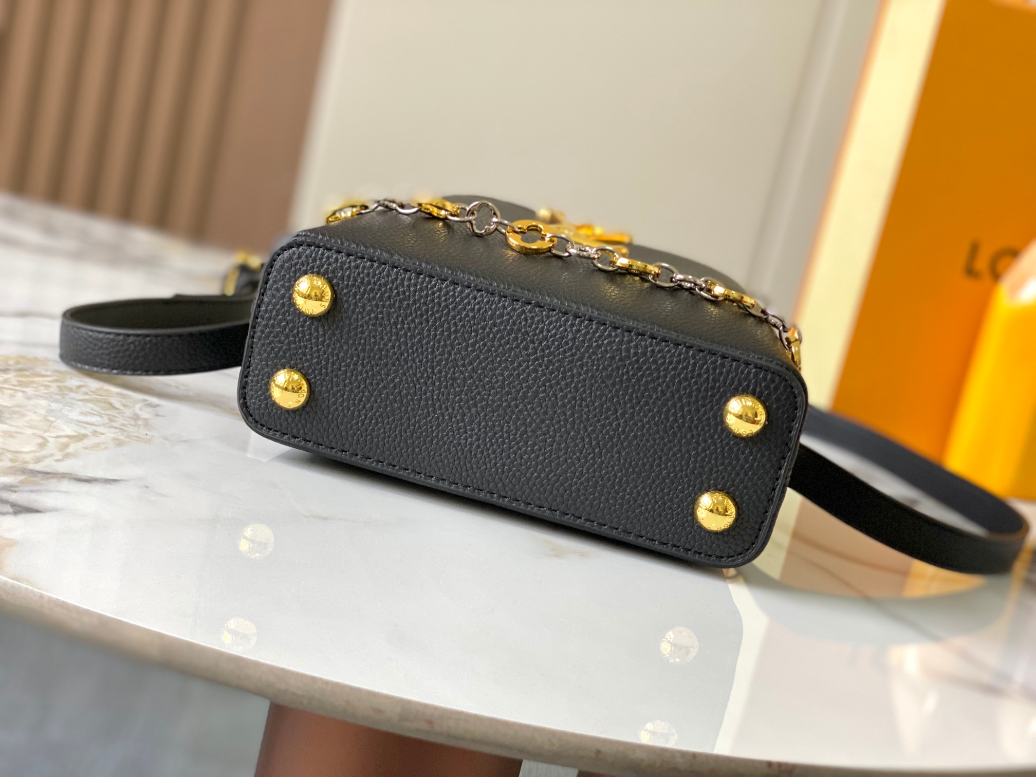 LOUIS VUITTON ルイヴィトン Capucines MINI ハンドバッグ M12935-BRAND OFF