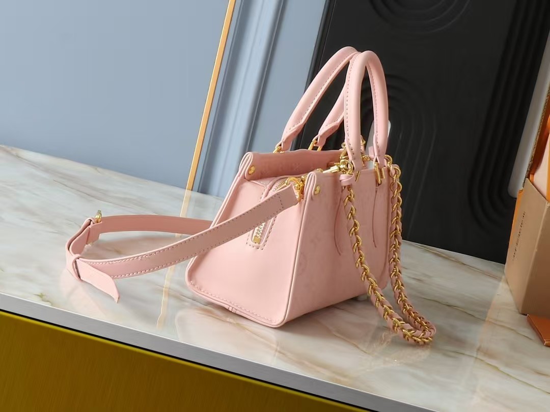 【LOUIS VUITTON】ルイ・ヴィトン★ONTHEGO EAST WEST★バッグ M11274-BRAND OFF