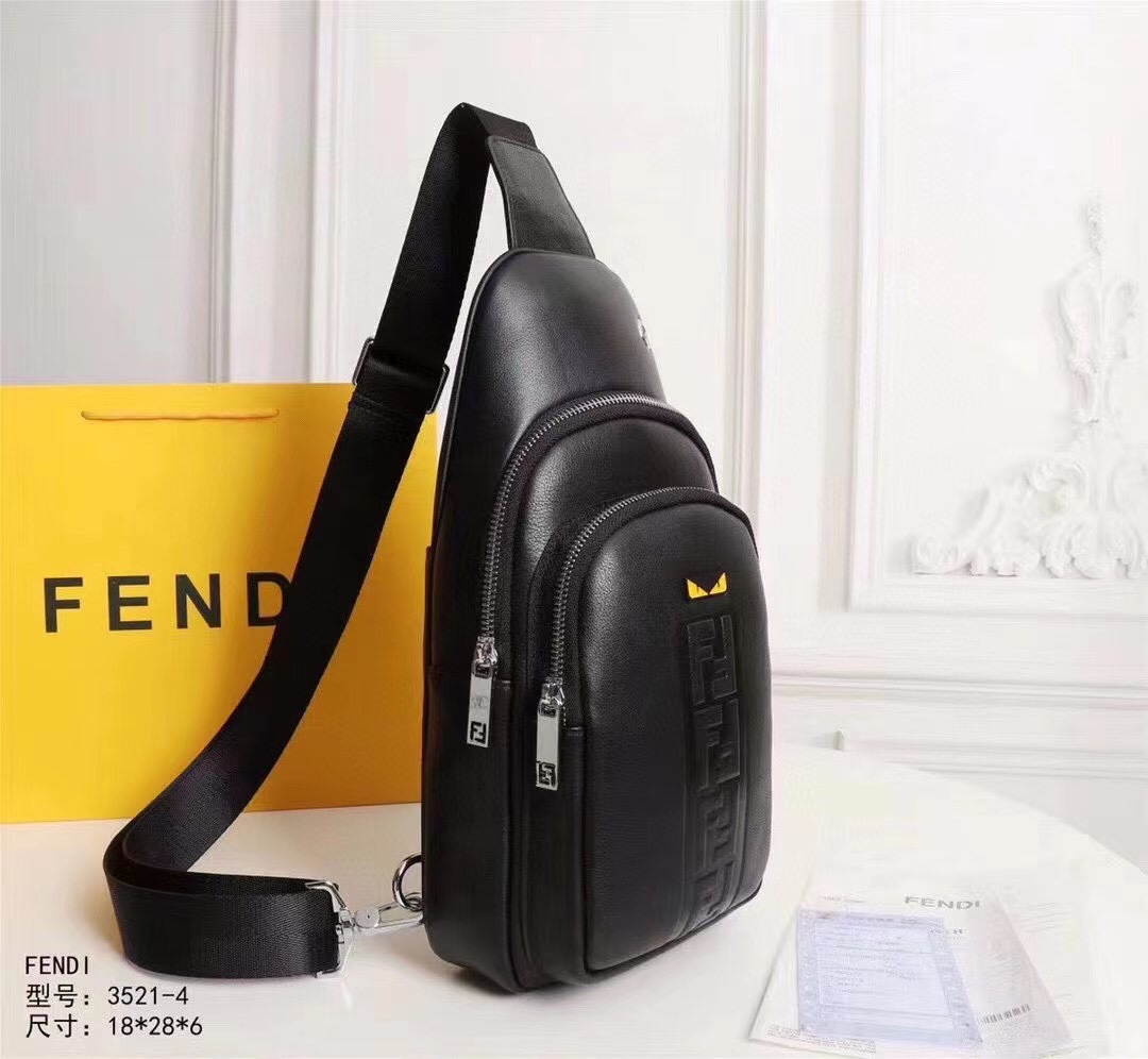 【FENDI 公式 旗艦店】フェンディ チェストバッグ 当日出荷 好評に付き再入荷！30*17*6CM-BRAND OFF