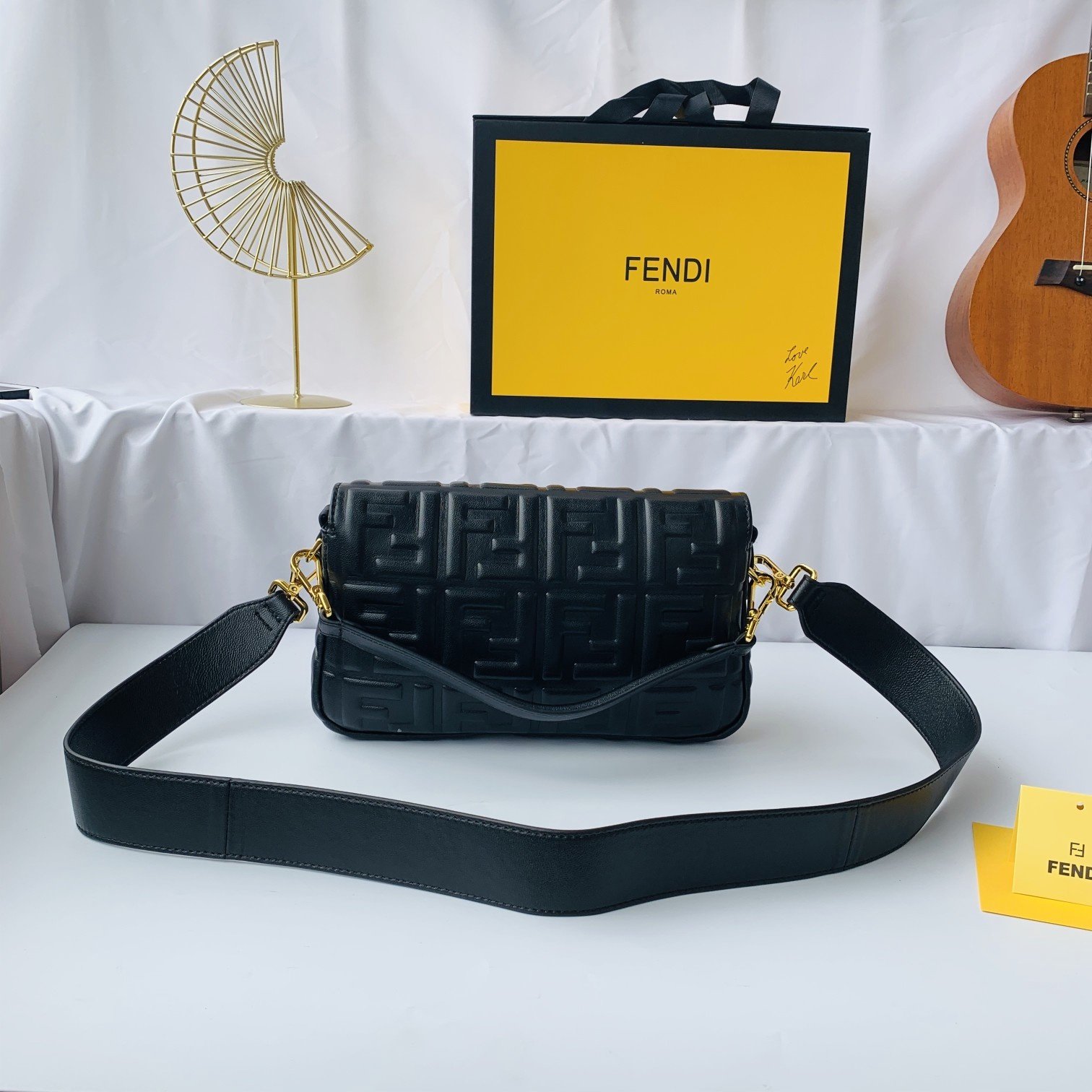 FENDI（フェンディ） メッセンジャーバッグ 26X14X4 CM-BRAND OFF