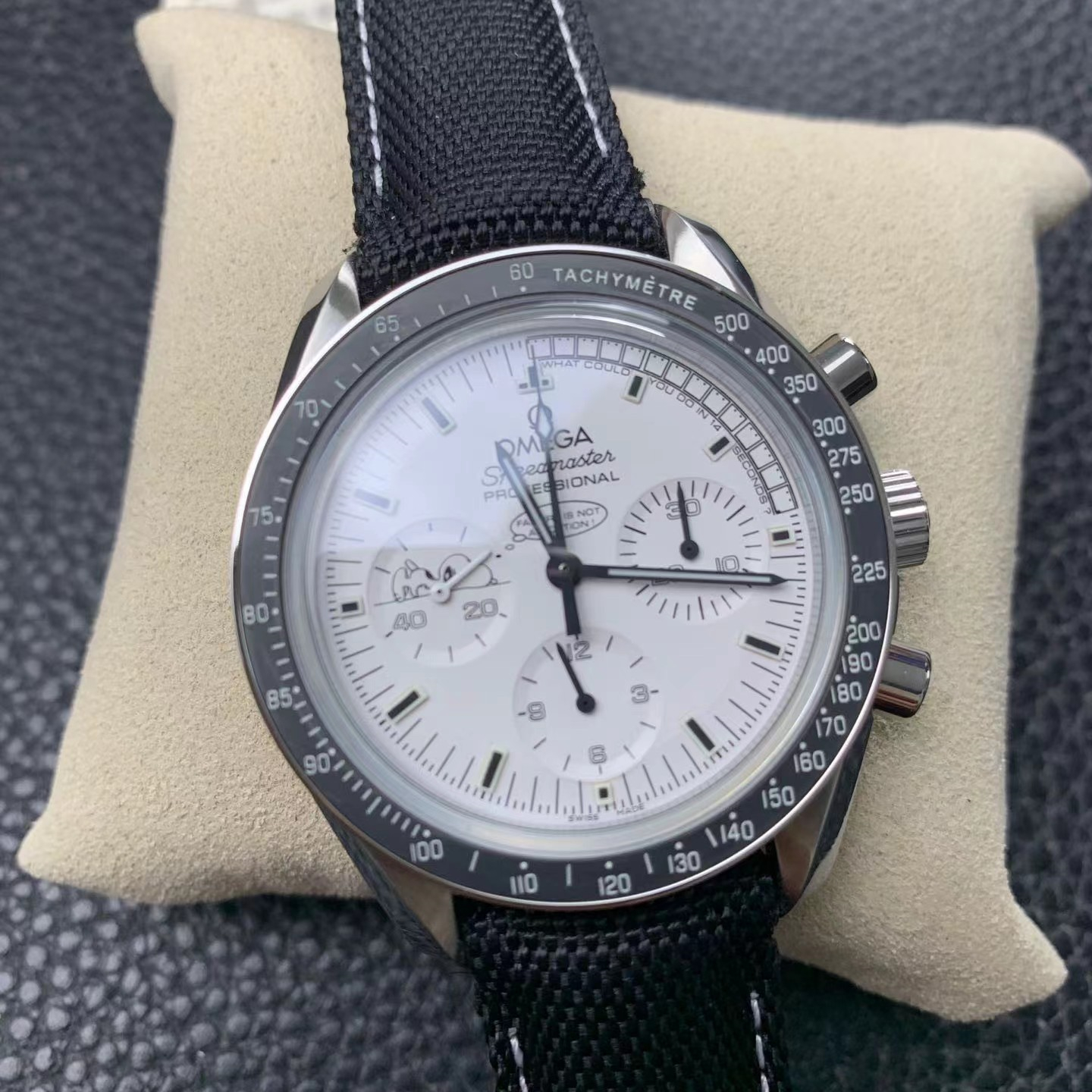 Omega Speedmaster Moonwatch Silver Snoopy Anniversary Edition 311.32.42.30.04.003-BRAND OFF