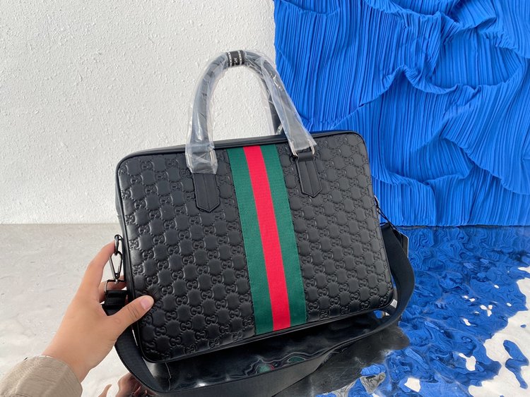 Gucci（グッチ）メンズハンドバッグ 39 x 29 cm-BRAND OFF