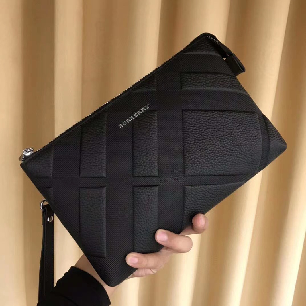 【BURBERRY 公式旗艦店】バーバリー クラッチバッグ 当日出荷 好評に付き再入荷！26*17*3CM-BRAND OFF