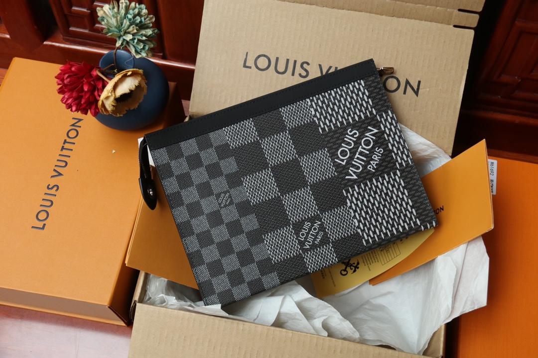 LOUIS VUITTON（ルイヴィトン）POCHETTE VOYAGE クラッチバッグ N41696-BRAND OFF