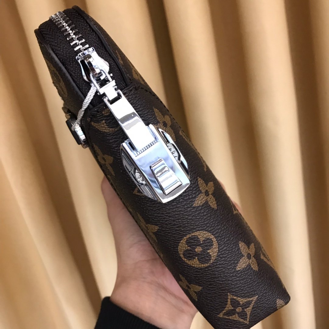 LOUIS VUITTON（ルイヴィトン）クラッチバッグ 28x19x3cm-BRAND OFF