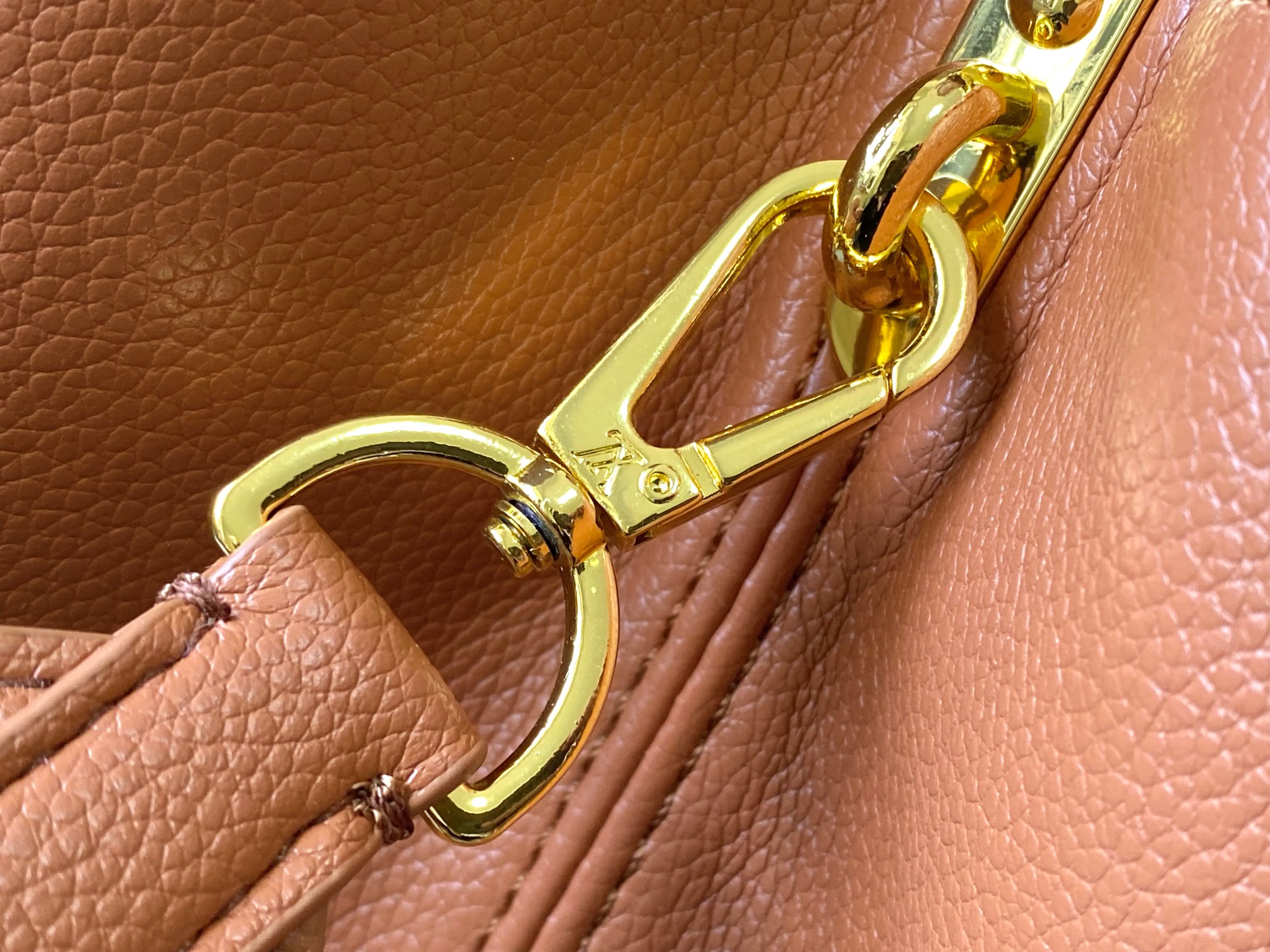LOUIS VUITTON ルイヴィトン CapucinesSouple クロスボディバッグ M24607-BRAND OFF