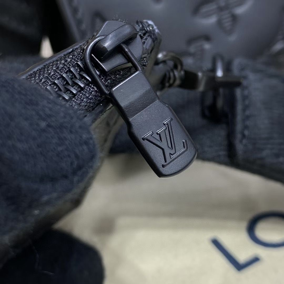 LOUIS VUITTON（ルイヴィトン）GASTON クロスボディバッグ M81124-BRAND OFF